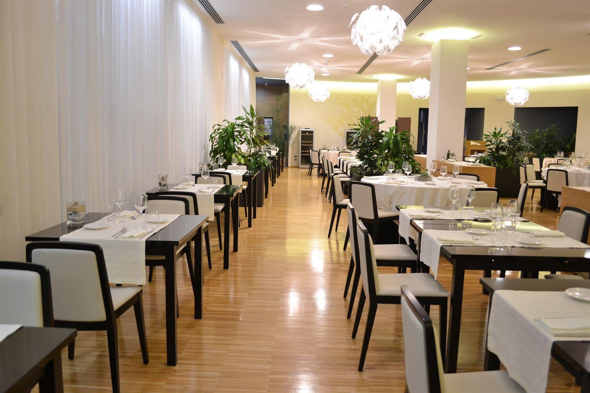 Cosmopolitan Hotel Civitanova Marche Esterno foto